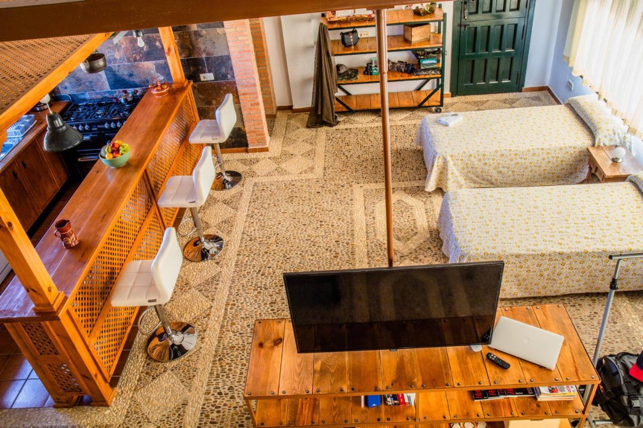 Apartamento Loft La Encina Torrejon el Rubio Exterior photo